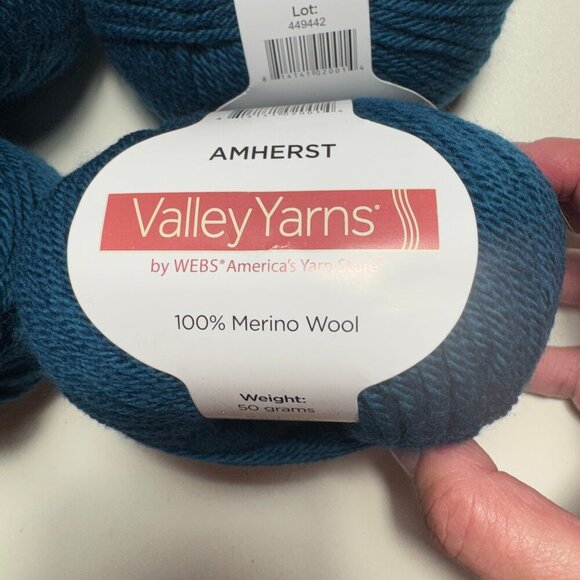6 Skeins Valley Yarns Amherst 100% Merino Wool #901 - Picture 3 of 5